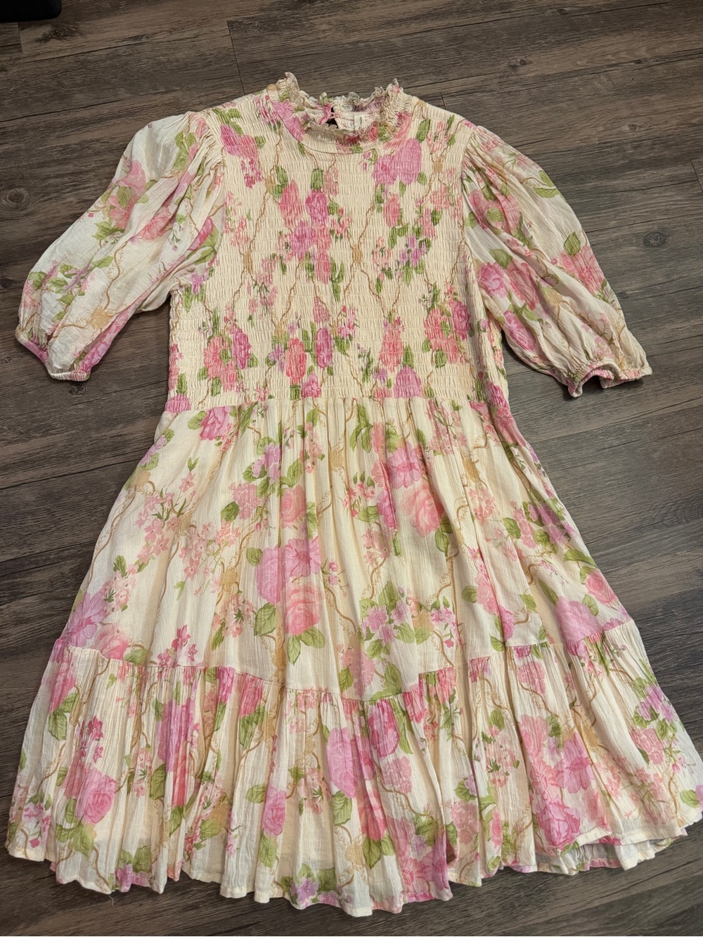 Rose garden dress size large like new worn once